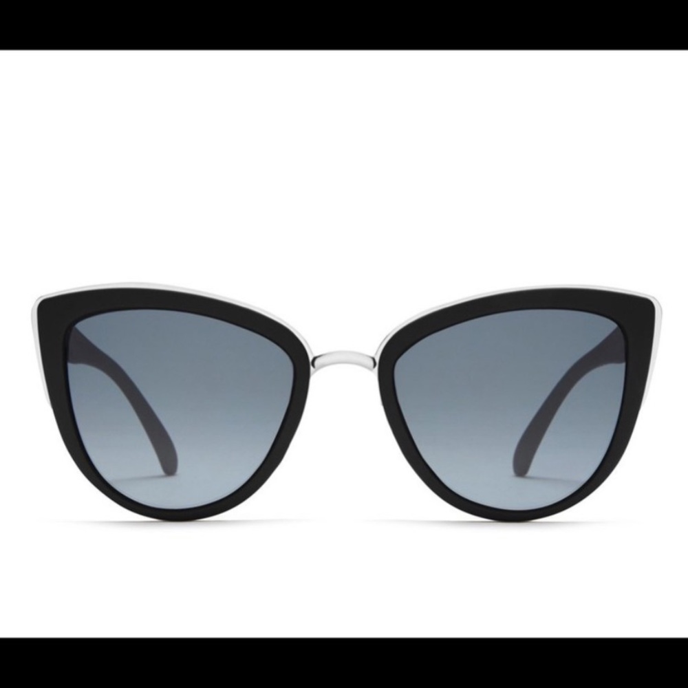 Quay Australia My Girl Sunglasses & Case NWT